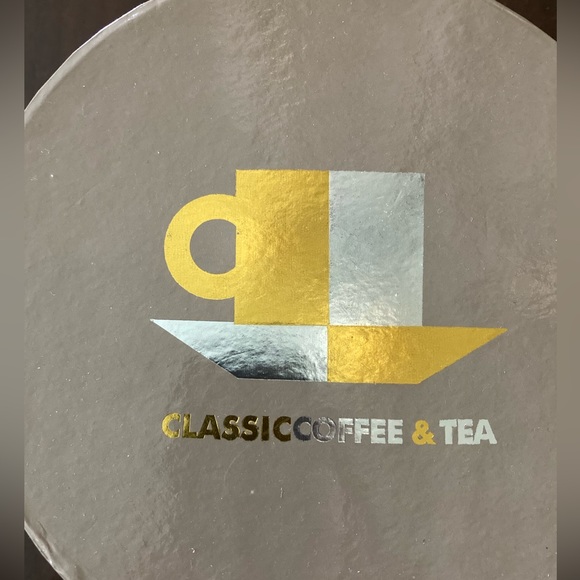 Ceramic teapot with lid and cup & saucer. - Picture 2 of 7